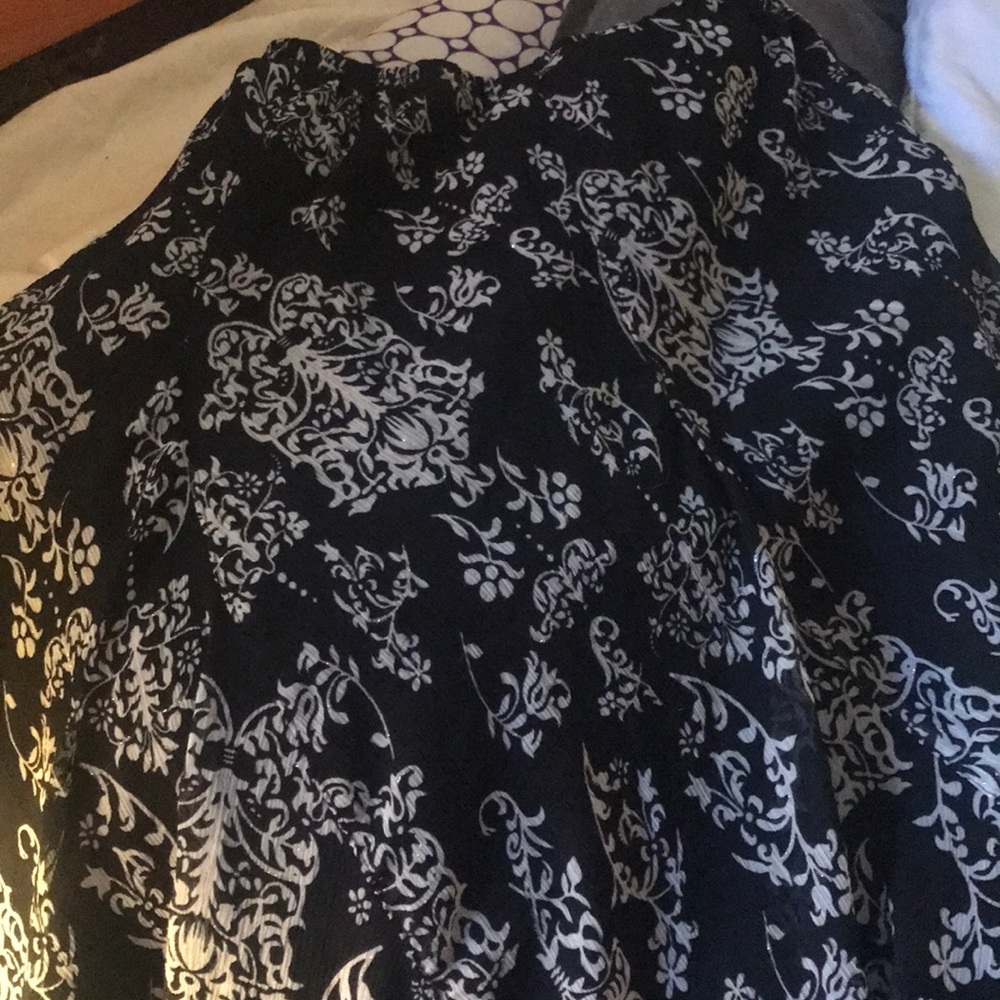 Super cute women’s skirt .. mid calf length